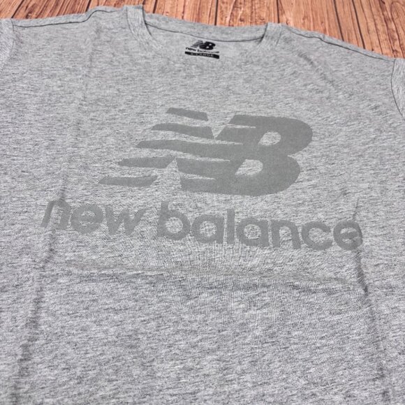 New Balance Gray Short Sleeve Athletic T-Shirt X-Large Lightweight Crewneck - Picture 7 of 9